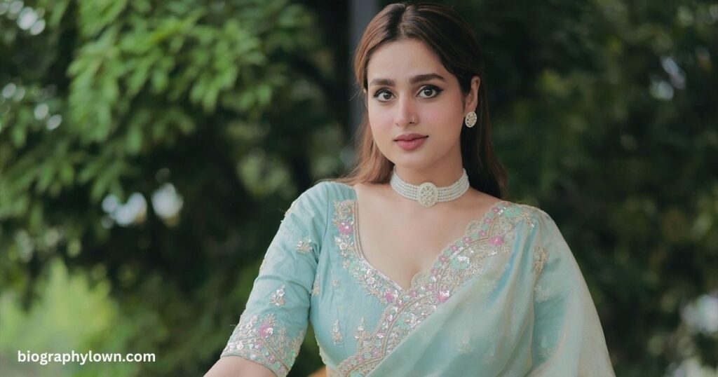 Ayesha Khan age