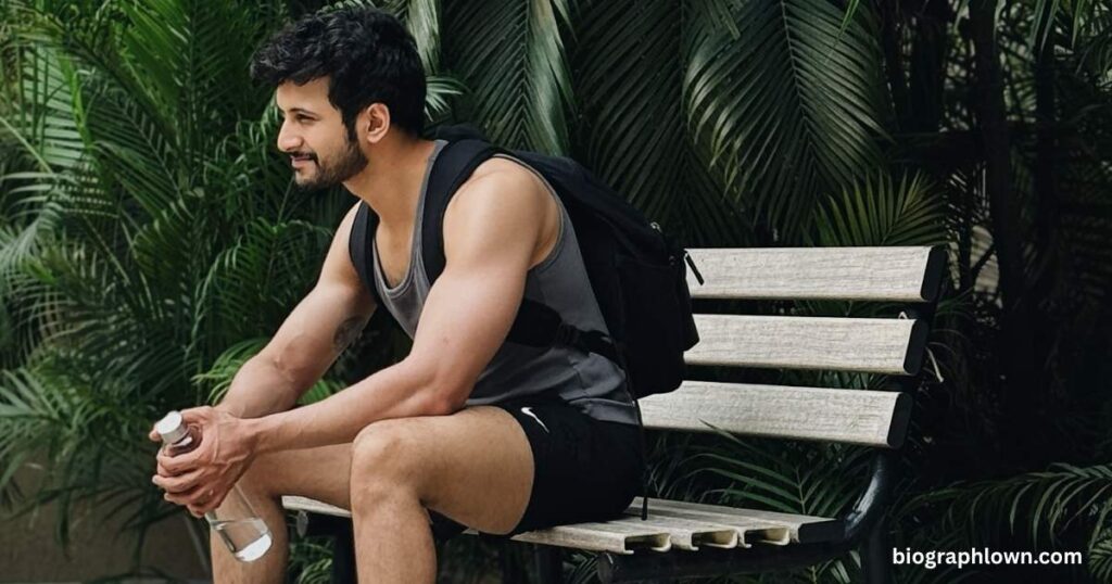 rohit saraf height